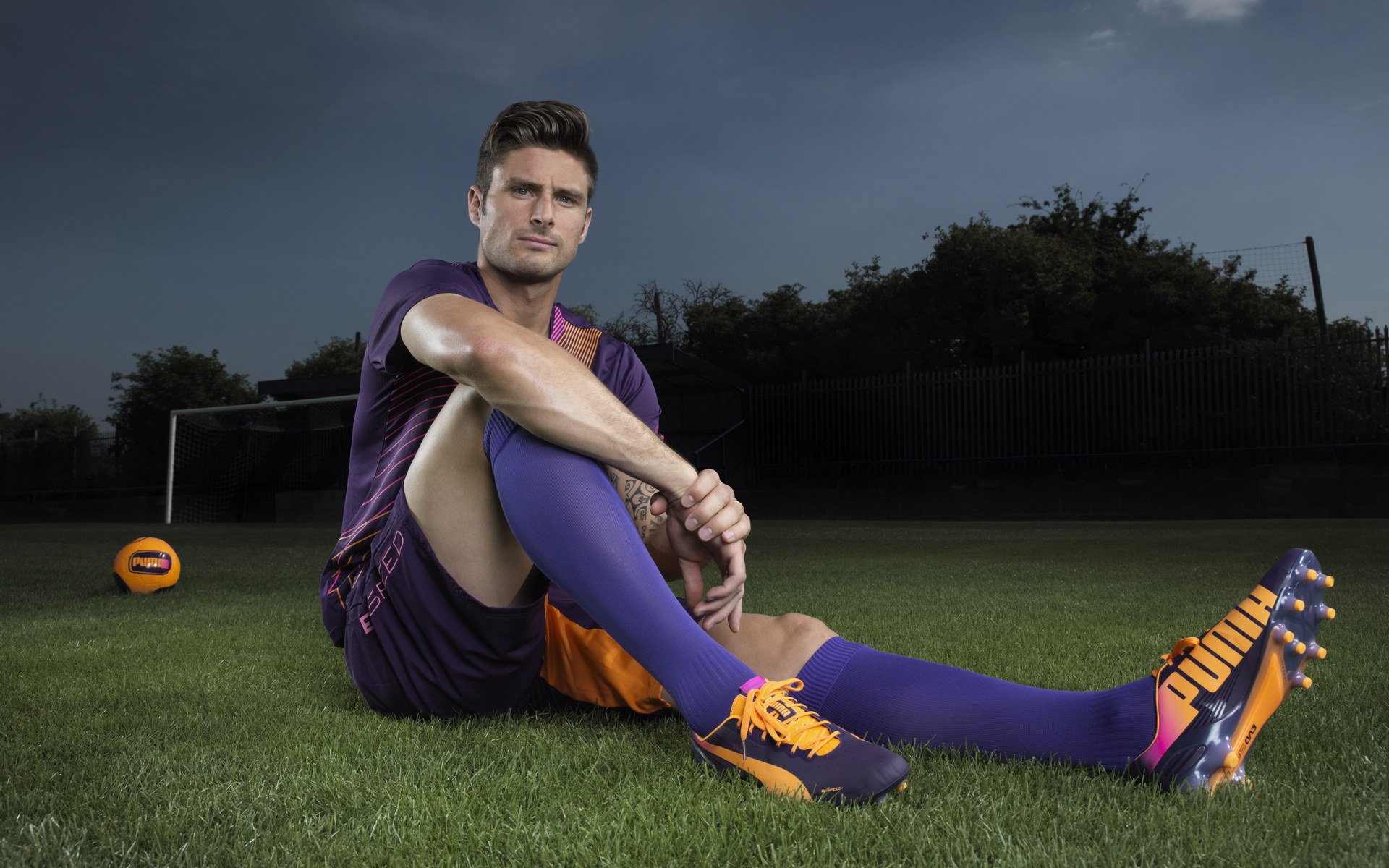 爱游戏登录入口-国际足球比赛裁判专业培训体系全面建立，国际足球裁判规则与裁判法